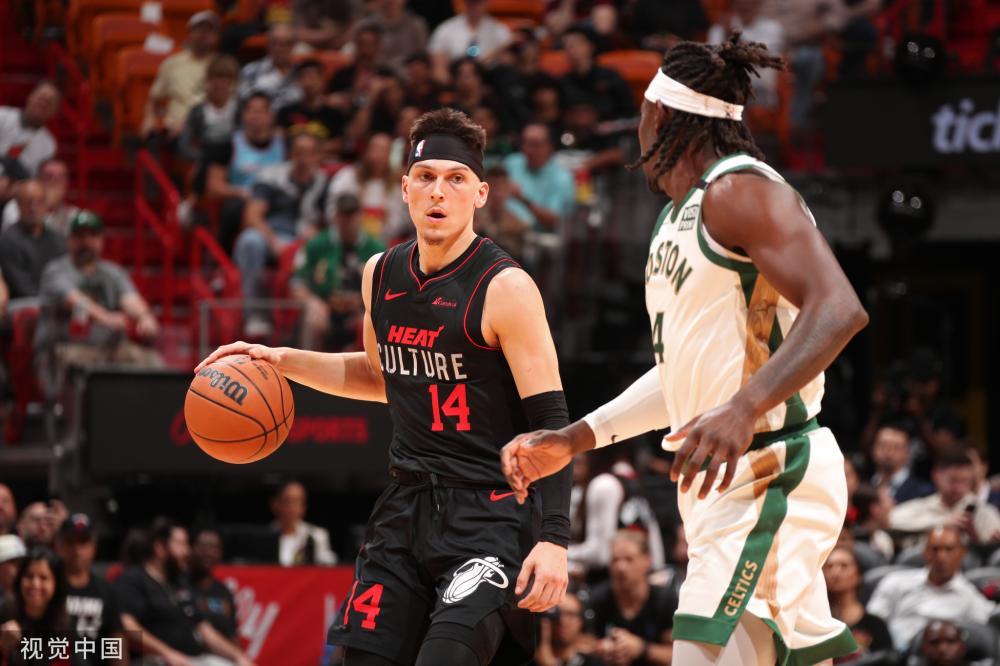 国足依然面 国足依然面